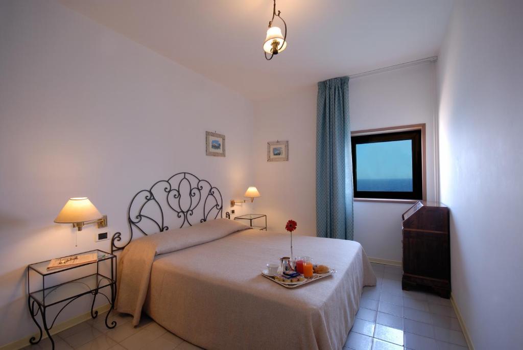 Hotel Grotta Palazzese Polignano a Mare Camera foto