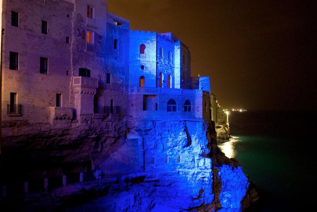 Hotel Grotta Palazzese Polignano a Mare Esterno foto